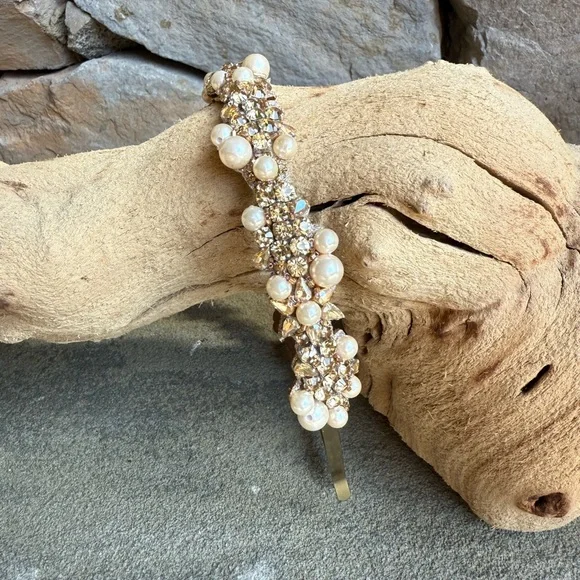 New?Deepa Gurnani Peony Crystal Pearl Headband Bridal  display picture 3